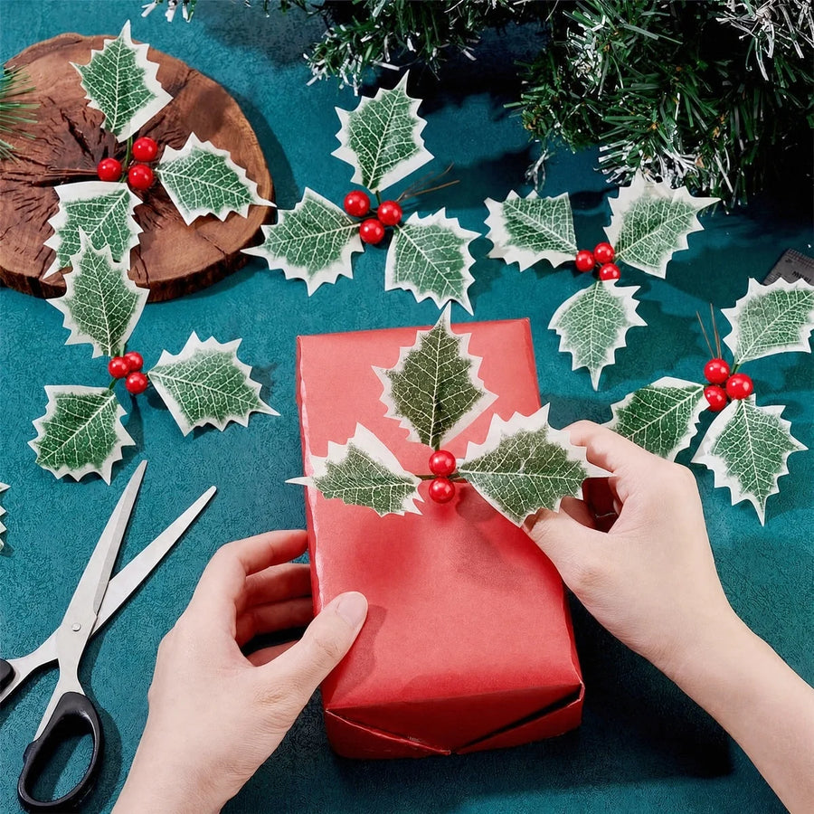 60-Piece Holly Leaf Christmas Wreath Craft Kit