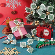 60-Piece Holly Leaf Christmas Wreath Craft Kit