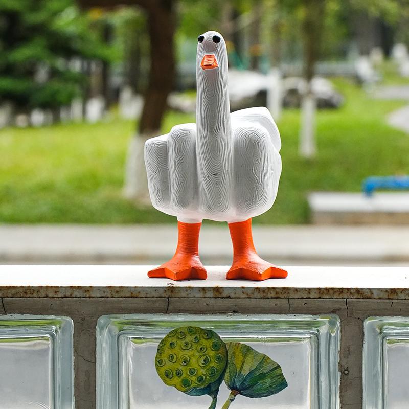 Funny Duck Resin Figurine ,Middle Finger Duck Resin Garden Statue ,Middle Finger Duck Resin Craft You Home Decoration Sculpture Statue for Home Office Desk Gift Ornaments