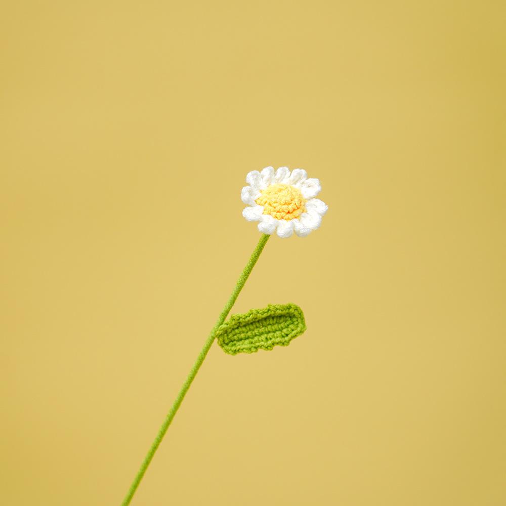 6pcs Handmade Knitted Sunflower Daisy Artificial Flowers for Decorative Crochet Flowers, Flocked Daisy Bouquets Plants Wedding Bedroom Centerpieces