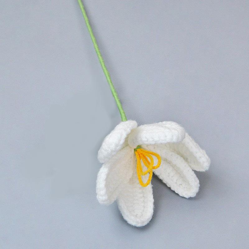 White crochet flowers handmade bouquet decorative floral arrangement room anniversary gift