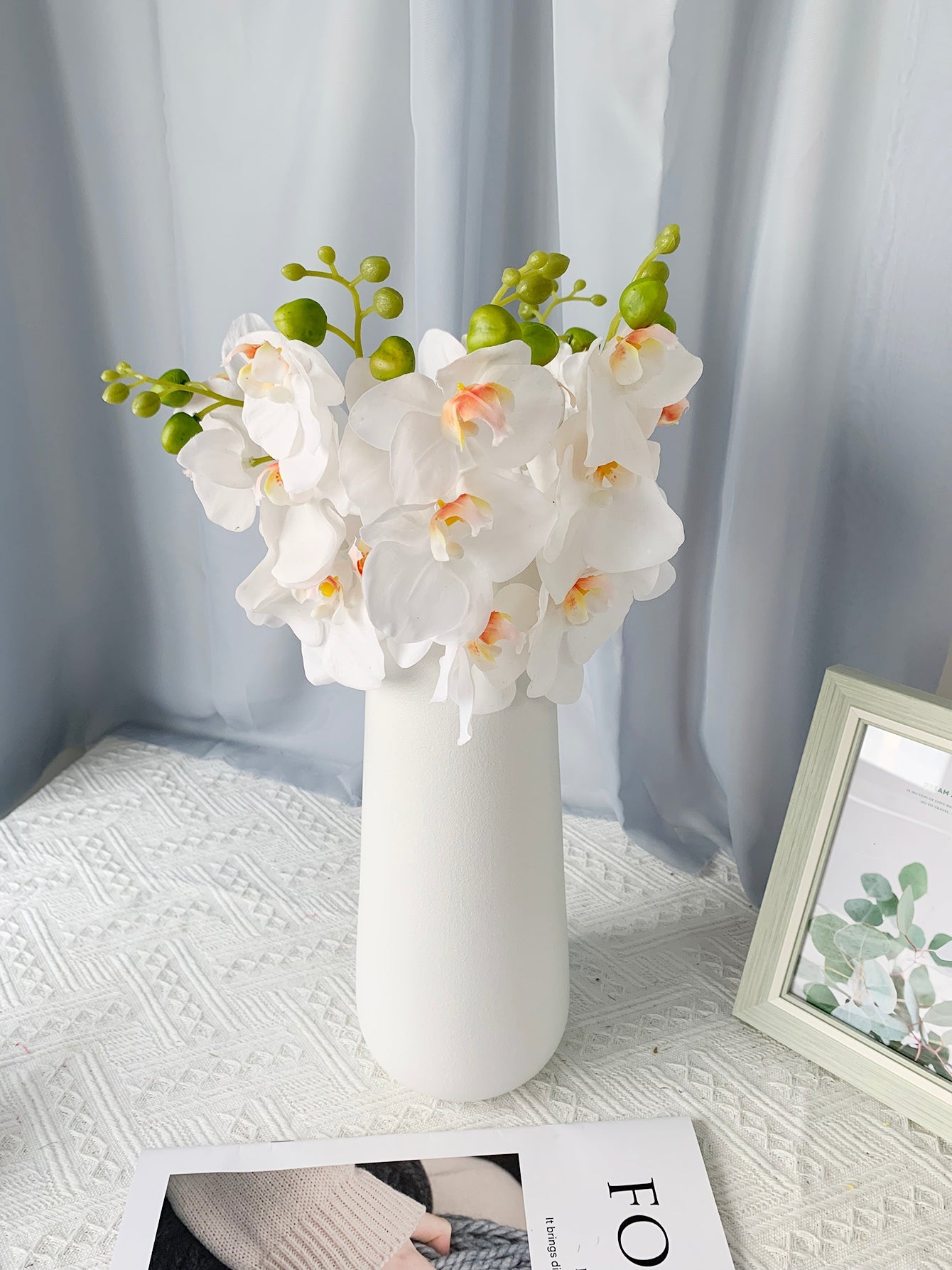 2 Bundles Artificial Phalaenopsis Flowers  Artificial Orchid Flowers Stem Plants for Home Decor Wedding Decoration